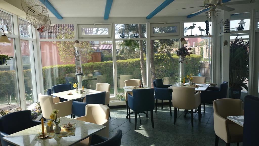 Landhotel Ostseetraum & Fewo Rostock Eksteriør billede