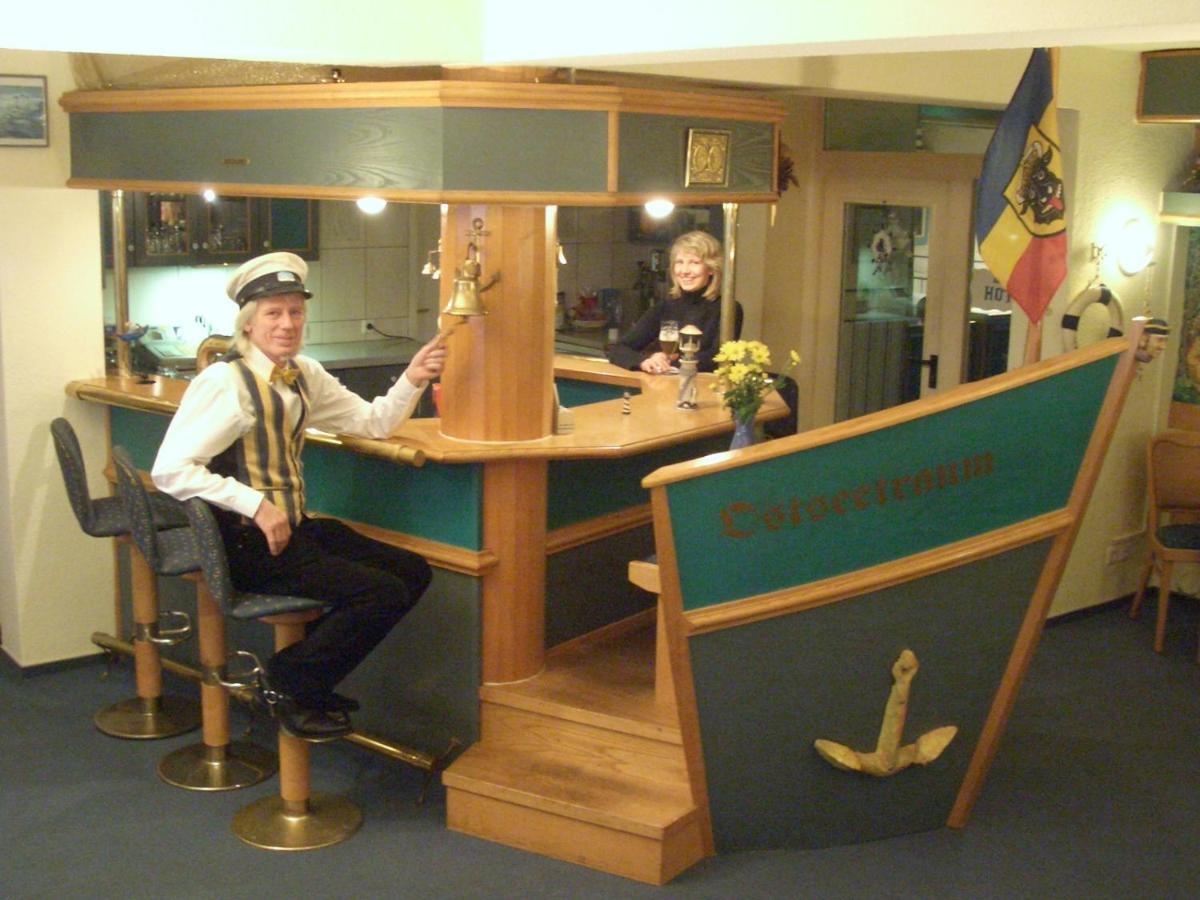 Landhotel Ostseetraum & Fewo Rostock Eksteriør billede